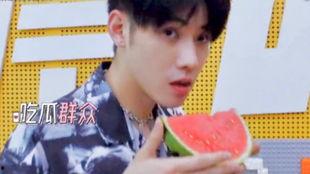 娱乐圈吃瓜任豪,娱乐圈吃瓜达人，揭秘明星幕后故事  第2张